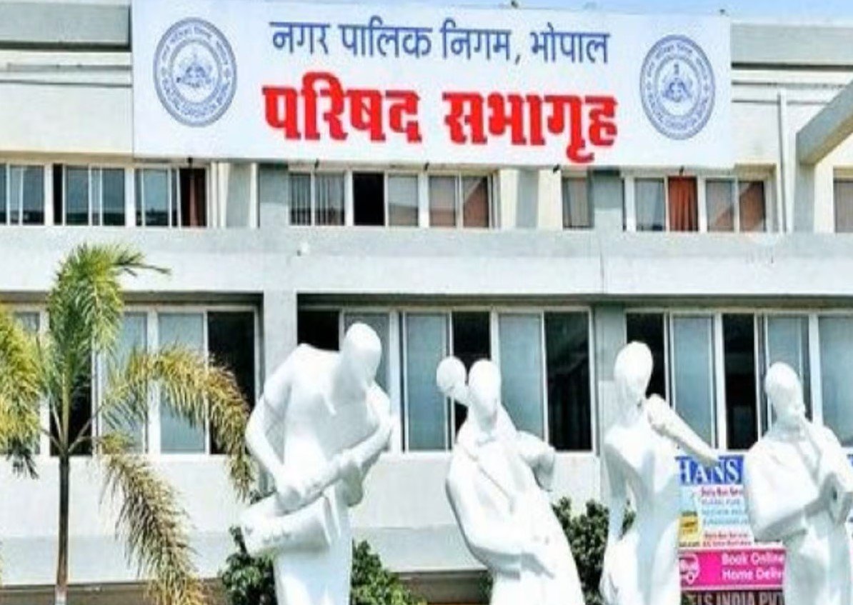 भोपाल में दीनदयाल रसोई संचालन में नियमों की बखिया उधेड़ता रहा सामुदायिक संगठक पवन नामदेव