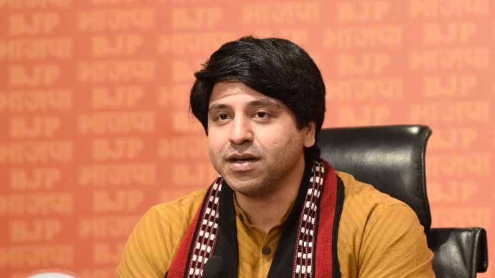 शहजाद पूनावाला की मां पर हमला, CCTV वीडियो से खुला मामला—जानबूझकर कार चढ़ाई गई